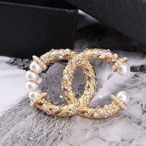 

luxury women designer brand letter brooches 18k gold plated inlay crystal rhinestone beautiful jewelry sweater brooch pearl pin marry christ, Gray