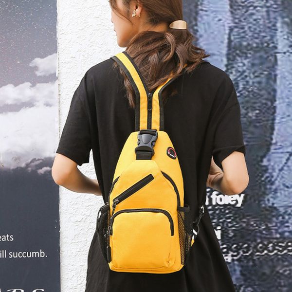 Rucksack Unisex Casual Small Chest Sling Travel Damen und Herren mit Kopfhörerloch Crossbody Brusttasche für Wandersport