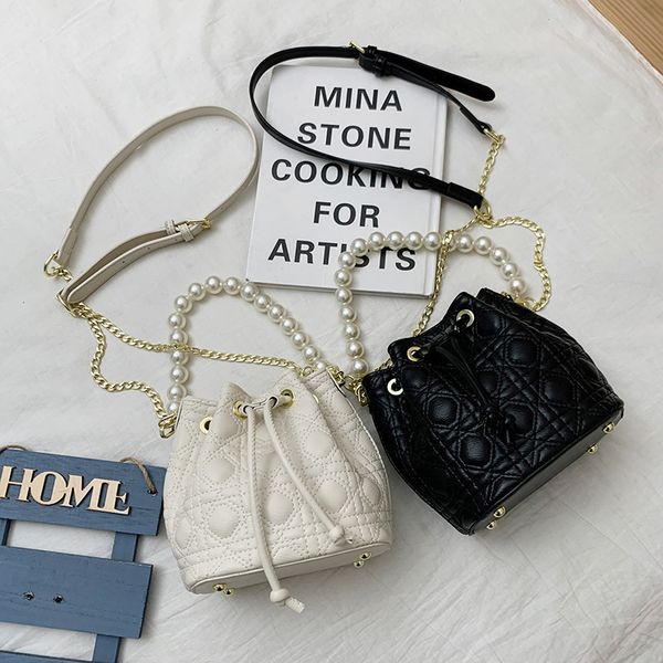 

design s new bucket female chain messenger ins fashion pearl handbag
