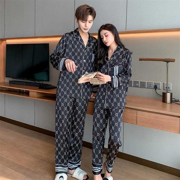 Pijamas das mulheres da primavera definir letras de estilo de luxo e listras Imprimir Sleepwear Seda como casal Casa Roupas Nightwear para homens 211112