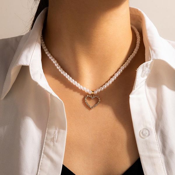 

chokers bohemian pearl crystal necklace for women charms hollow geometry love heart pandent choker clavicle chain jewelry 13941, Golden;silver