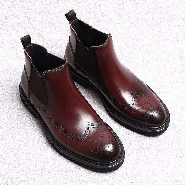 Nuovi stivali da uomo di arrivo Scarpa da stivale in vera pelle per il lavoro invernale Design Calzature maschili casual Regalo di moda Borgogna nera
