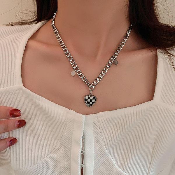 

chains 2021 vintage crystal necklace for women simple cold style checkerboard love clavicle chain light luxury high sense pendant, Silver