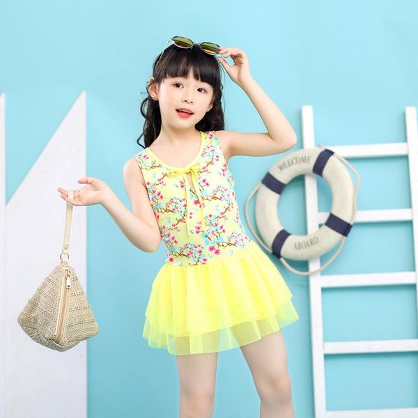 

child girls cute plum blossom print nice looking 2 piece swimsuit yellow/pink/blue kids two-piece swimwear korean version one-piece suits
