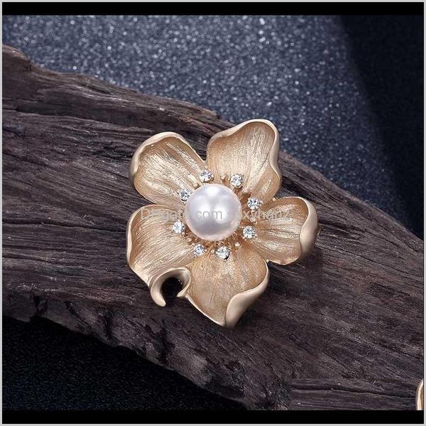 Pinos, broches entrega de jóias 2021 moda Flores vintage pérolas broches de cristal boutonniere for women wedding flower pin bouting acessador