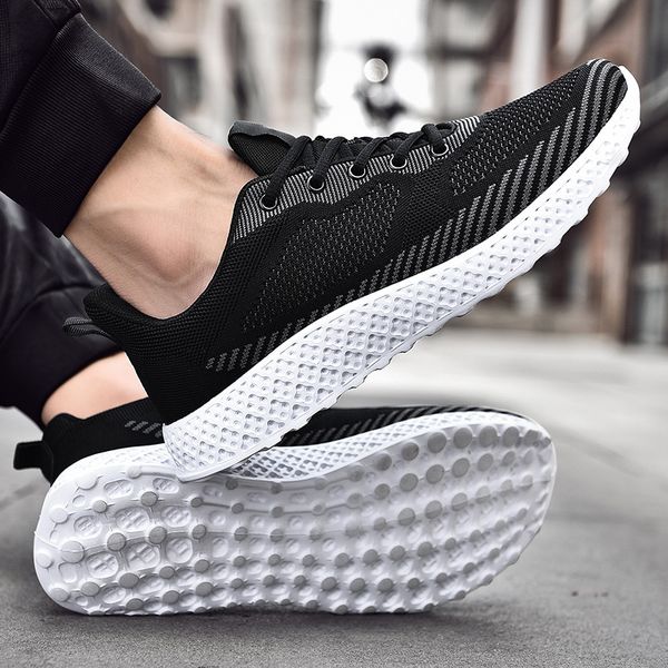 

classic womens mens sports trainers big size running shoes breathable mesh red black white blue green platform runners sneakers code:05-0507