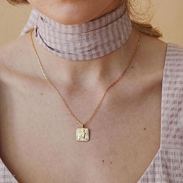 

pendant necklaces vsnow vintage fashion square metal queen portrait necklace for women girls gold chain holiday jewelry gifts, Silver