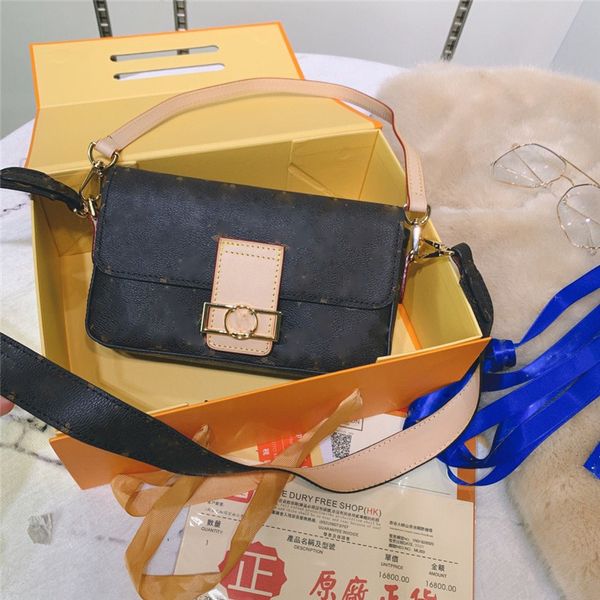 

2021 dauphine shoulder bag reverse canvas mini size:20*5*12 v-140