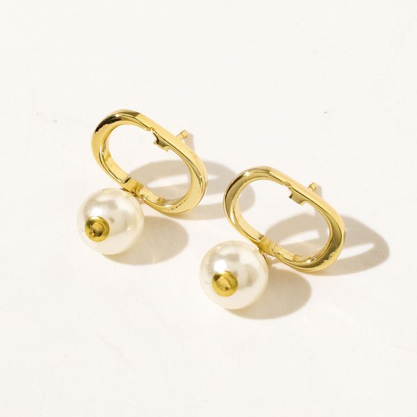 

special offer 2021 luxury designer jewelry new letter earrings small temperament alloy pearl simple earrings, Golden;silver