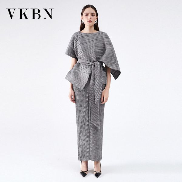 VKBN Summer Dress Mulheres Shawl West Slash Neck Sem Mangas Tecido Plissado em Múltiplas Cores 2 Parte Set Mulheres Vestido Elegante 210507