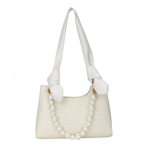 

french texture popular underarm women 2021 fashion net red versatile messenger small pearl bag