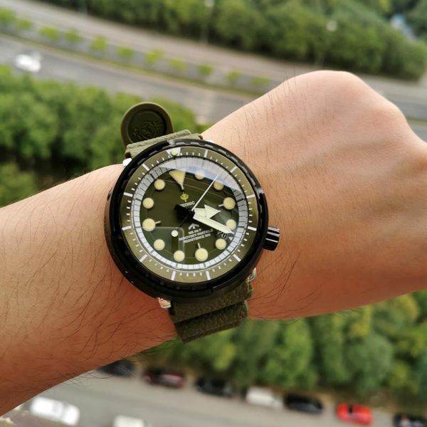 

wristwatches zmf zaku driver's watch waterproof luminous canned men's gundam mi cha, Slivery;brown