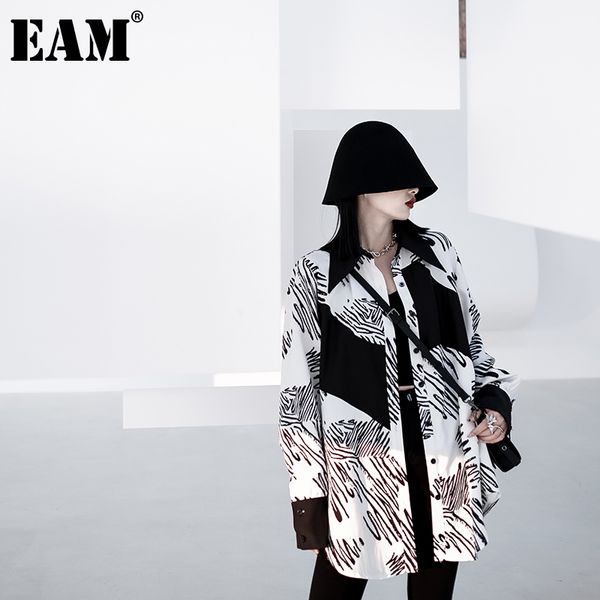 

[eam] women asymmetrical graffiti print big size blouse lapel long sleeve loose fit shirt fashion spring autumn 1dd5953 21512, White