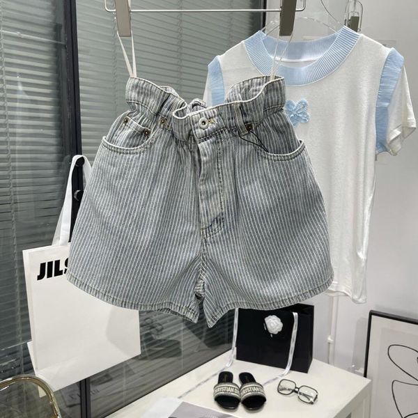 

women's shorts vertical stripe bract denim are versatile, with wide flanging legs and elastic belt, White;black