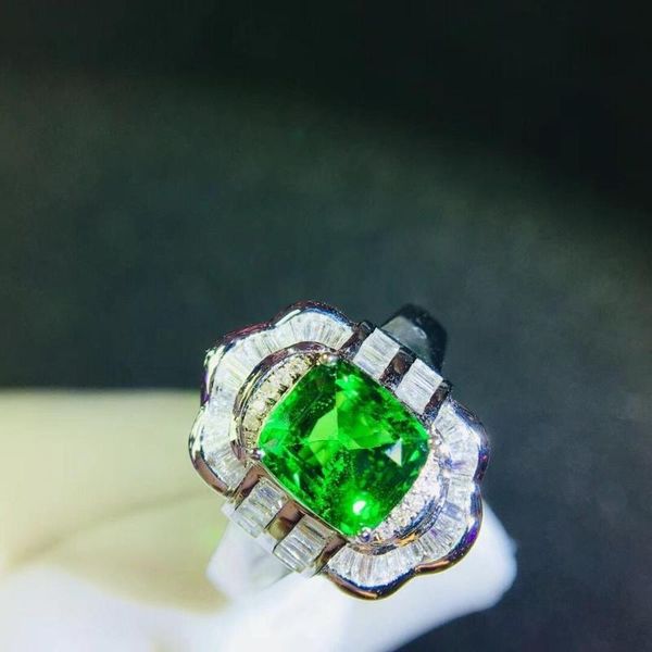 

tsavorite ring fine jewelry 18 k gold natural unheat 1.8ct gemstones diamonds female wedding rings cluster, Golden;silver