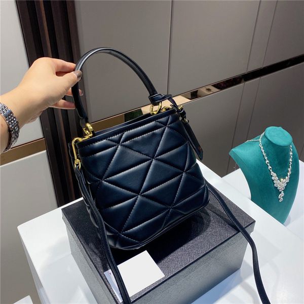 

designer fashion tote bags crossbody bag womens purse christmas halloween gift leather and alloy wallets