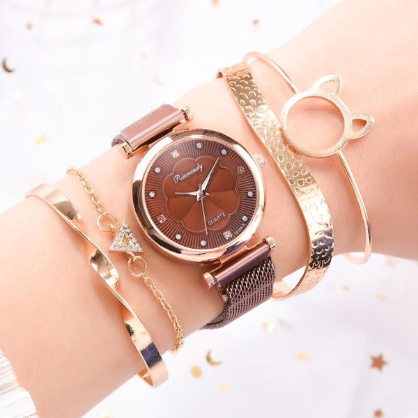 

wristwatches magnetic band wrist watch women alloy rhinestones bracelet ladies watches fashion casual luxury women's clock gift montre, Slivery;brown