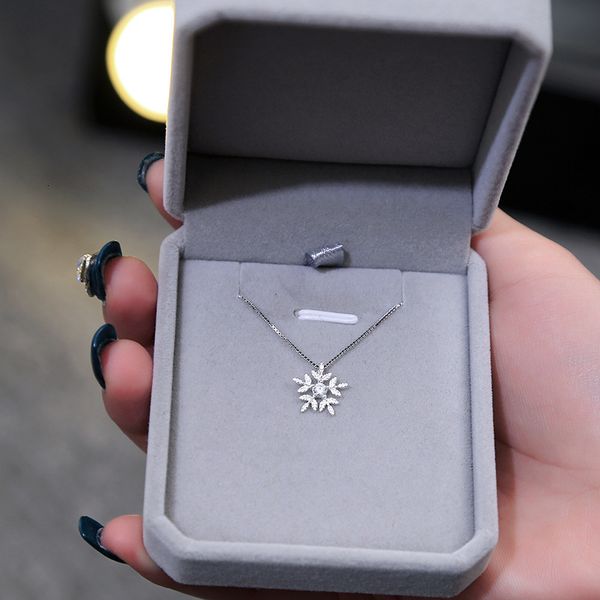 

snowflake pendants necklaces for women 925 sterling silver jewelry shiny cubic zirconia choker necklace valentines day