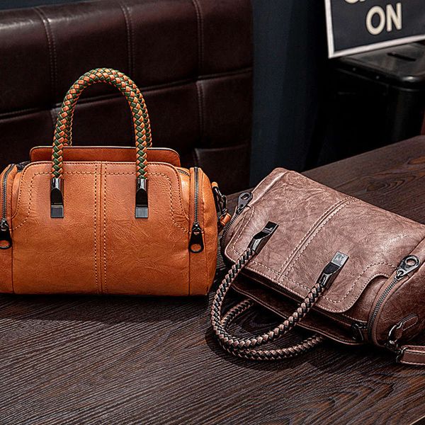 

bag2021 modern simple bag women's messenger boston fashion woven hand
