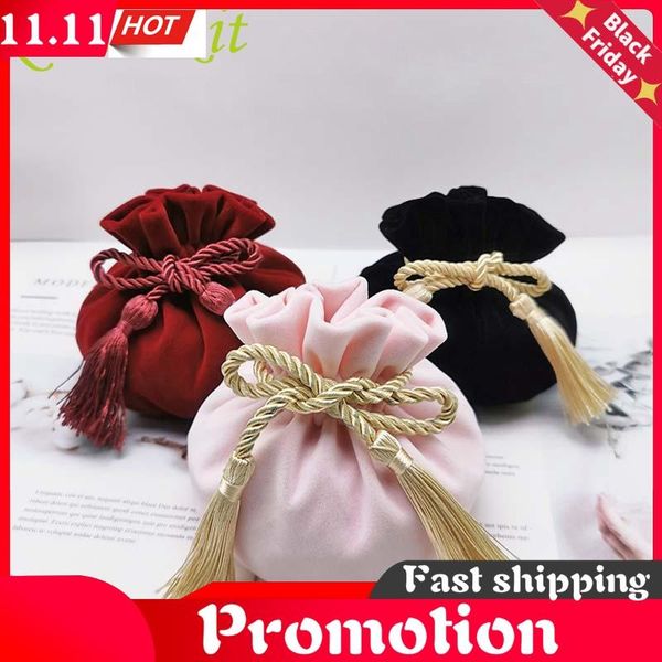 

retro velvet sachet gift bags with tassel christmas wedding favor candy chocolate bag party jewelry for packaing wrap