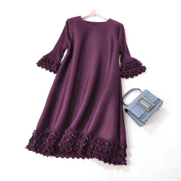 

dress flare sleeve fungus lace beaded round neck fold fashion, Black;gray