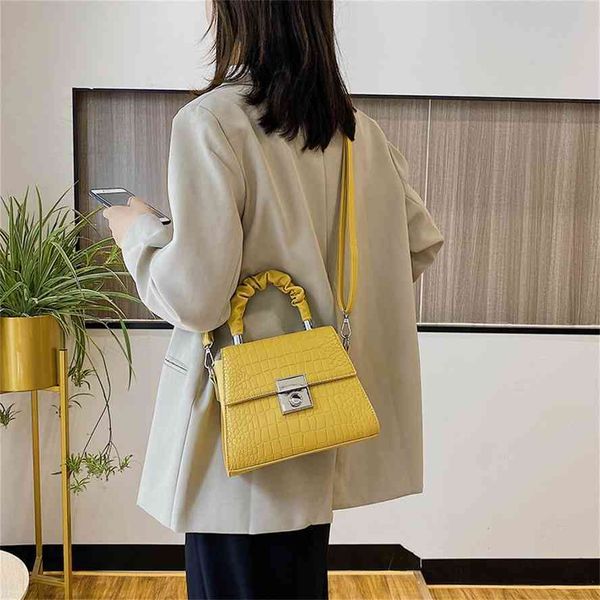 

women's 2021 new crocodile pattern portable small square bag
