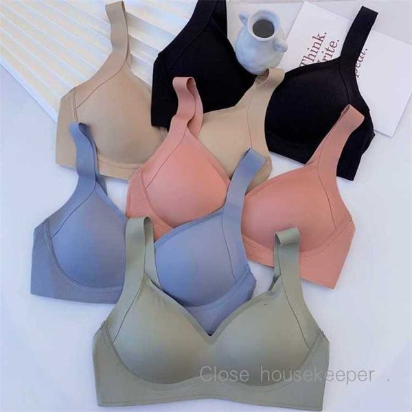 

genuine original japanese traceless underwear women's comfortable jelly sports vest type breast bra, Black;white