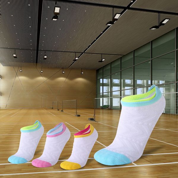 Calzini sportivi da esterno in cotone pettinato da donna con tubo spesso per asciugamano, calzini da barca traspiranti comfort da badminton disponibili in tre colori scelti