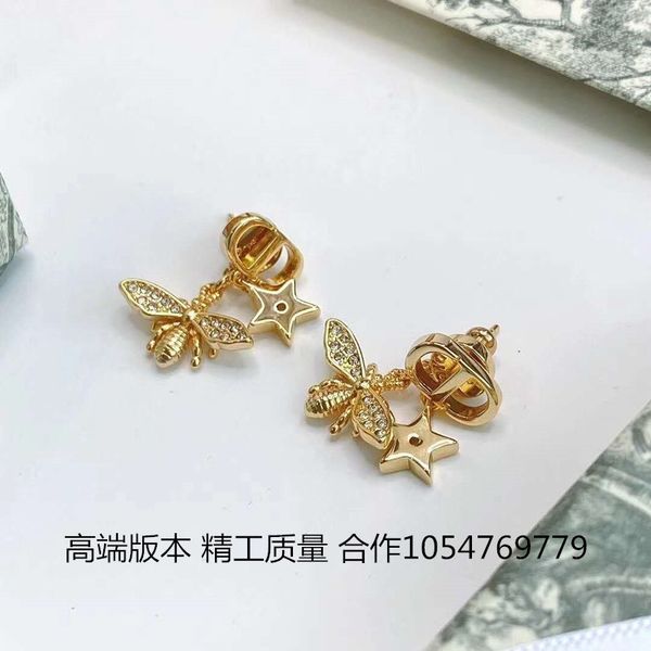

2021 new designer autumn and winter bee little star letter earrings for women's fashion personality versatile earrings, Golden