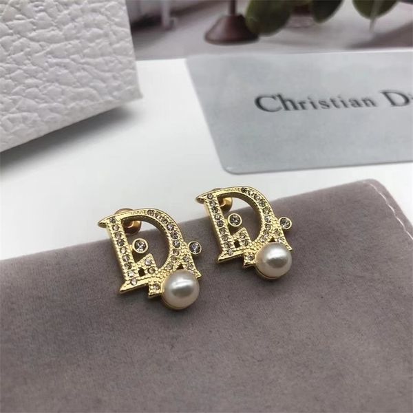 

75% off outlet online family new pearl letter business earrings female high end futeng, Silver