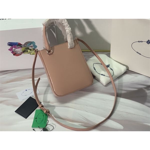 

women luxurys designers bags 2021 famous design fashion simple and atmospheric ladie designer handbag handbags totes crossbody bag