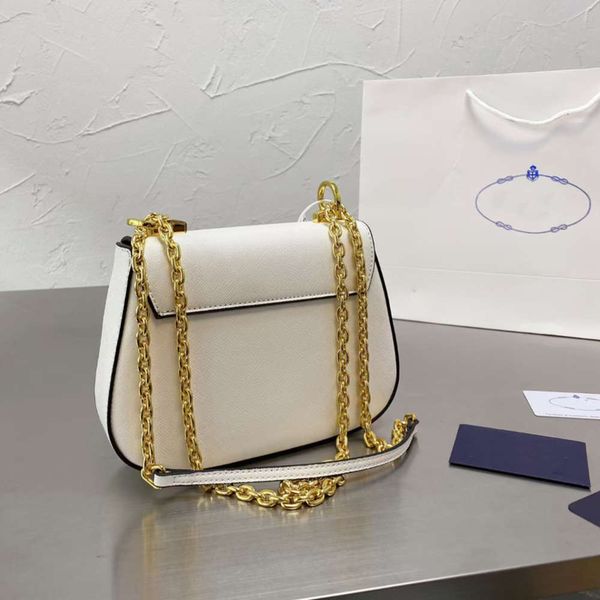 

designer storage bagladies' one-shoulder knapsack trend summer bag 2021 new fashion trend chain bag high-end quality lady's temper