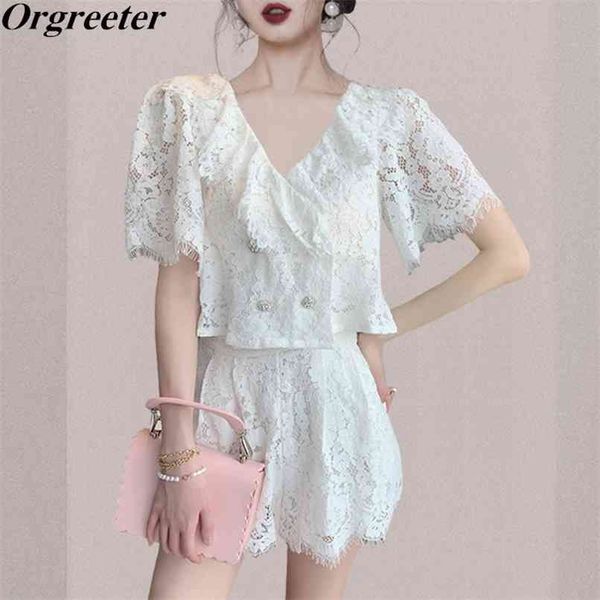 

summer white lace ensemble femme 2 piece sets v-neck ruffles diamonds double breasted crop + wide leg shorts suits 210602