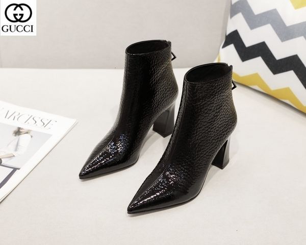 

luxury women high heels sandals slippers mules slides pumps loafers ballerinas sneakers dress shoes designer kfm8, Black;white