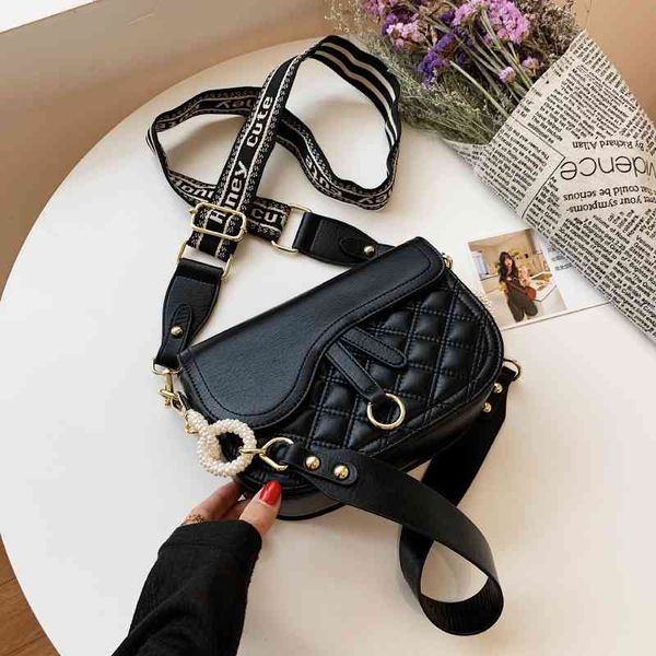 

factory store 65% off clearance sale chain small summer single shoulder women's temperament messenger saddle bag, Black;red