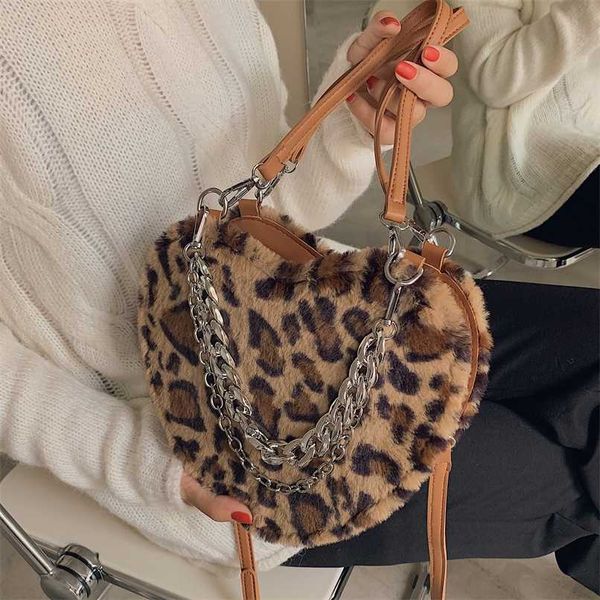 Liebe Herzform Leopard weiches Kunstpelz Crossbody Taschen für Frauen Winter Trend Lady Branded Trending Kette Schulterhandtaschen 211023