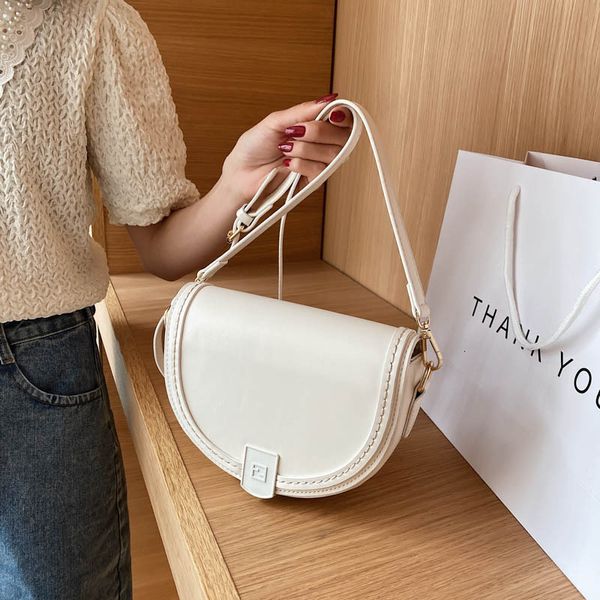 

net red bag women's 2021 new fashion simple single shoulder messenger bag foreign style saddle, Black;brown