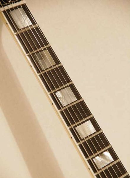 

electric guitar les custom white colors