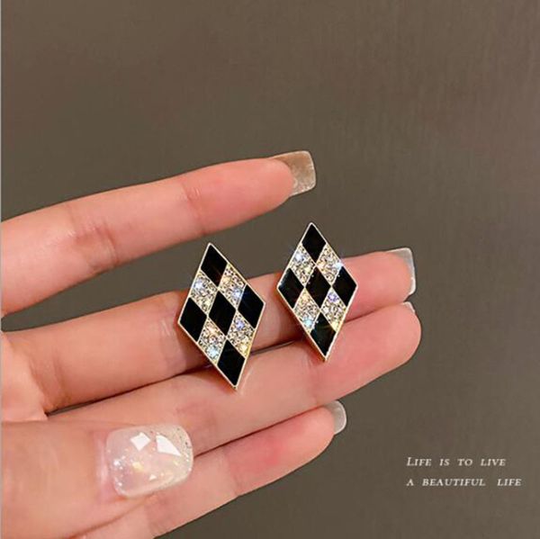 

simple inlaid sense earrings fashion advanced temperament