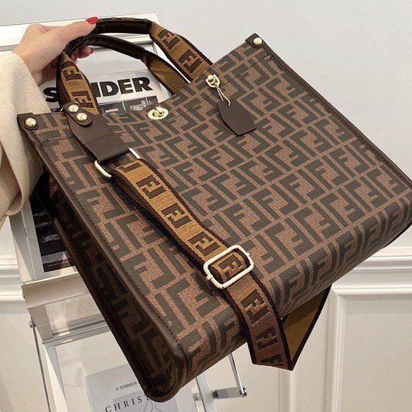 

luxury handbags this year's popular small super girl bag 2021 spring and summer new trendy foreign style high-capacity tote bag