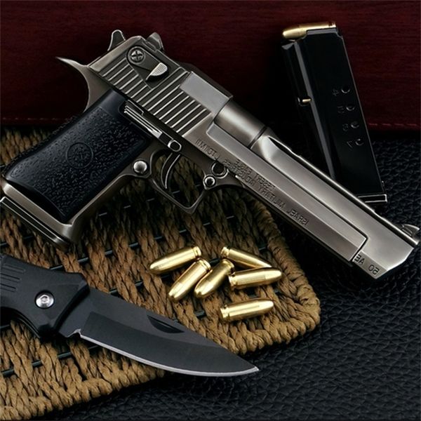

231: 2.05 desert eagle all metal model toy simulation alloy gun can be thrown, disassembled and not fired