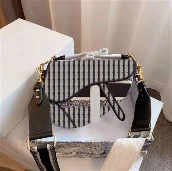 

2021 brand designers shoulder bag saddlebags ladies temperament fashion luxury frosted embroidered leather portable saddle wallet bags