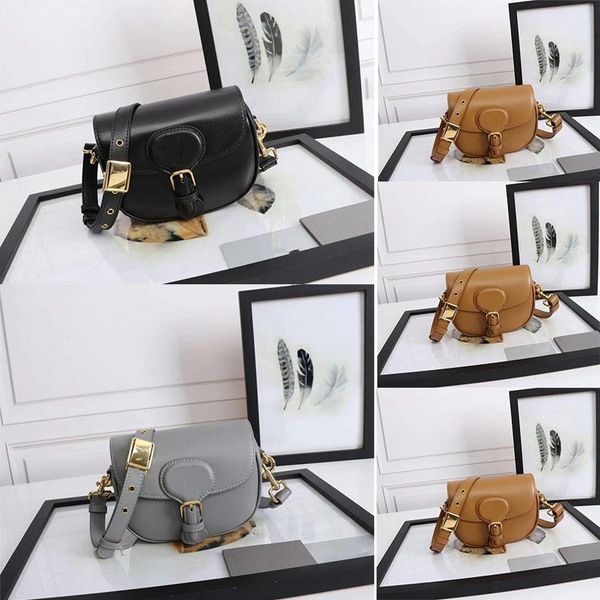 

2021women luxurys desigers new handbag ladies messenger bag portable retro shoulder bag tramp fashion duffel bag black and white db13