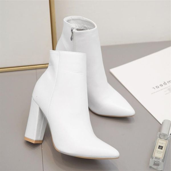 

2021 luxury designer women 10cm high western cowboy leather block white heels ankle boots chunky shoes, Black