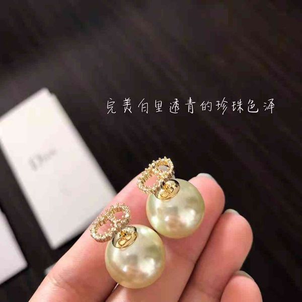 

dijia / d jiafeng pearl cd letter small fragrant earrings korean temperament net red earrings, Red;brown