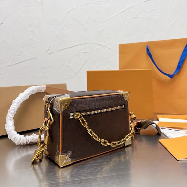 

square shoulder bag classic print crossbody bag style with gift box