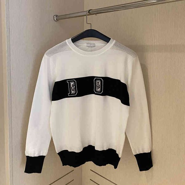 

d + early autumn embroidered letter stitching contrast crew neck sweater men's and women's loose knit top, White;black