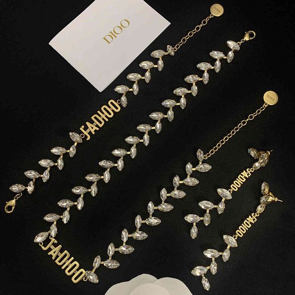 

2021 new designer family wheat ear alphabet neckchain necklace female super flash horse eye drill bracelet star same earrings, Golden