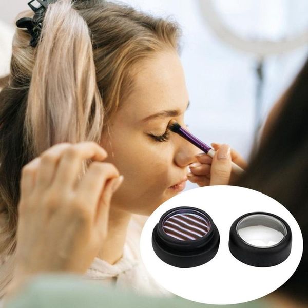 

eye shadow highly pigmented mashed potatoes texture magnetic metallic makeup