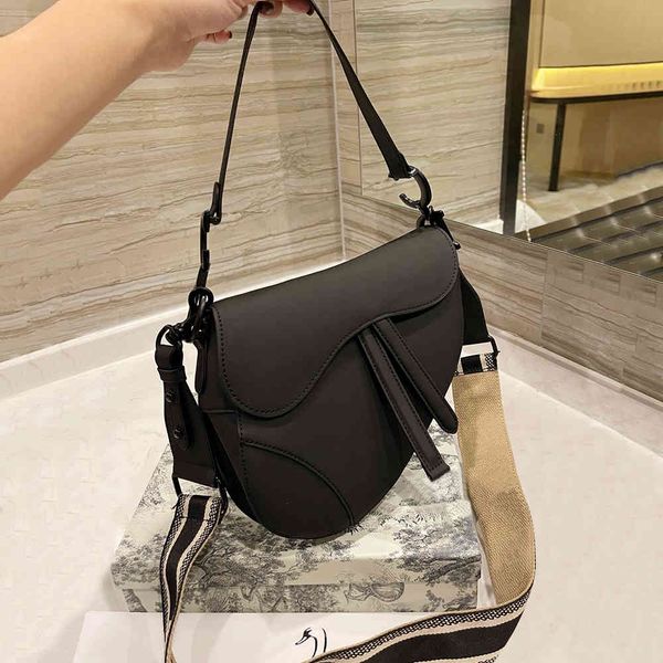 

luxury handbags and storage luxurys designers bag women fashion leather saddle pochette handbags female cros